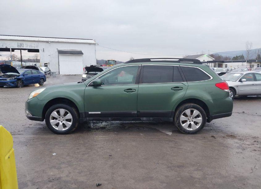Photo 14 of 2010 Subaru Outback 2.5I PREMIUM (VIN 4S4BRBCC8A3374867)