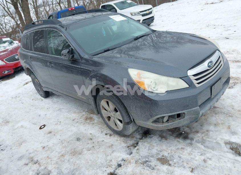 2012 Subaru Outback 2.5I PREMIUM (VIN 4S4BRBCC8C3231811) main photo