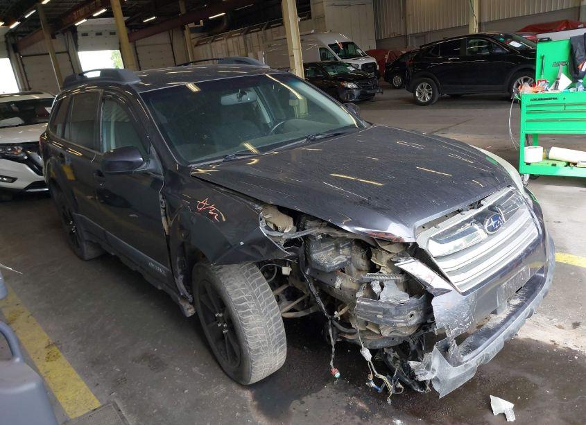2013 Subaru Outback 2.5I PREMIUM (VIN 4S4BRBCC8D3297440) main photo