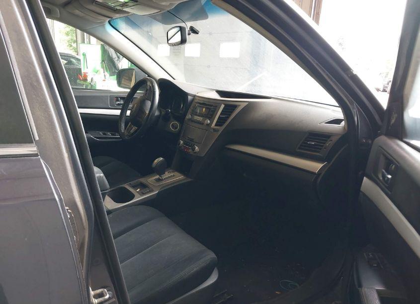 Photo 5 of 2013 Subaru Outback 2.5I PREMIUM (VIN 4S4BRBCC8D3297440)