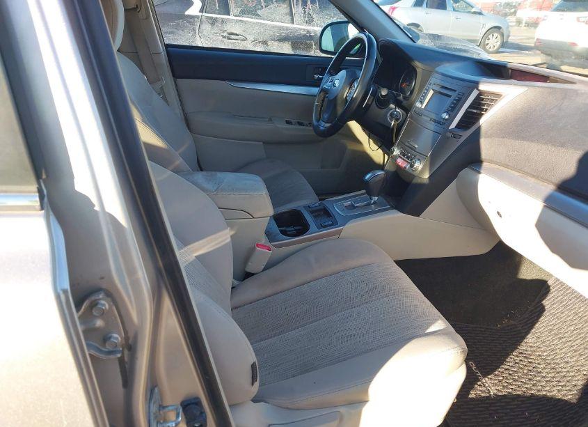 Photo 5 of 2014 Subaru Outback 2.5I PREMIUM (VIN 4S4BRBCC8E3200190)