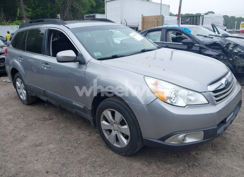 2011 Subaru Outback 2.5I PREMIUM (VIN 4S4BRBCCXB3354072) main photo