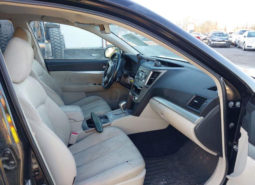 Photo 5 of 2011 Subaru Outback 2.5I PREMIUM (VIN 4S4BRBCCXB3362169)