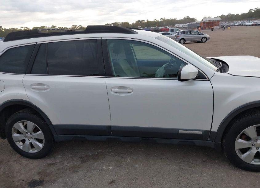 Photo 13 of 2011 Subaru Outback 2.5I PREMIUM (VIN 4S4BRBCCXB3396614)