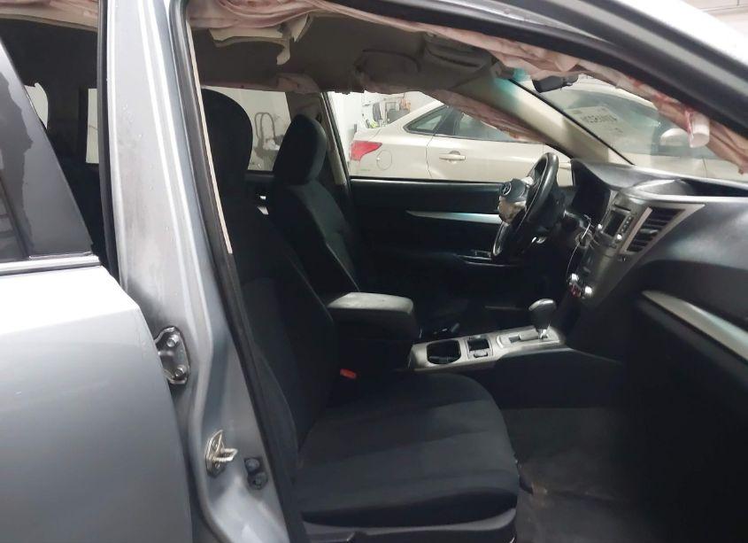 Photo 5 of 2014 Subaru Outback 2.5I PREMIUM (VIN 4S4BRBCCXE3247351)