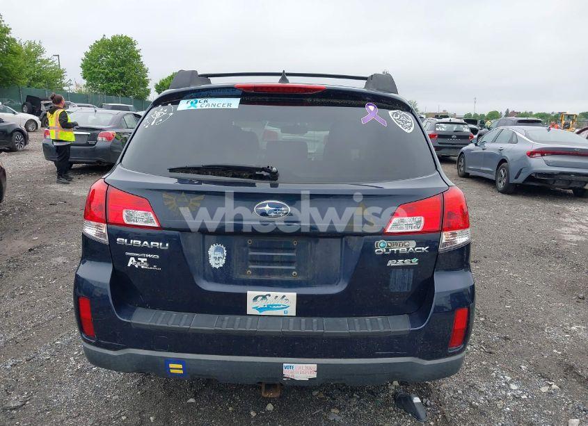 Photo 17 of 2014 Subaru Outback 2.5I PREMIUM (VIN 4S4BRBCCXE3280205)