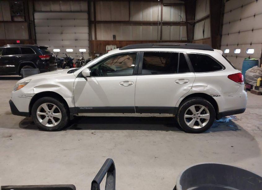 Photo 15 of 2014 Subaru Outback 2.5I PREMIUM (VIN 4S4BRBDC2E3242367)