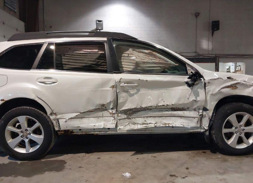 Photo 6 of 2014 Subaru Outback 2.5I PREMIUM (VIN 4S4BRBDC2E3242367)