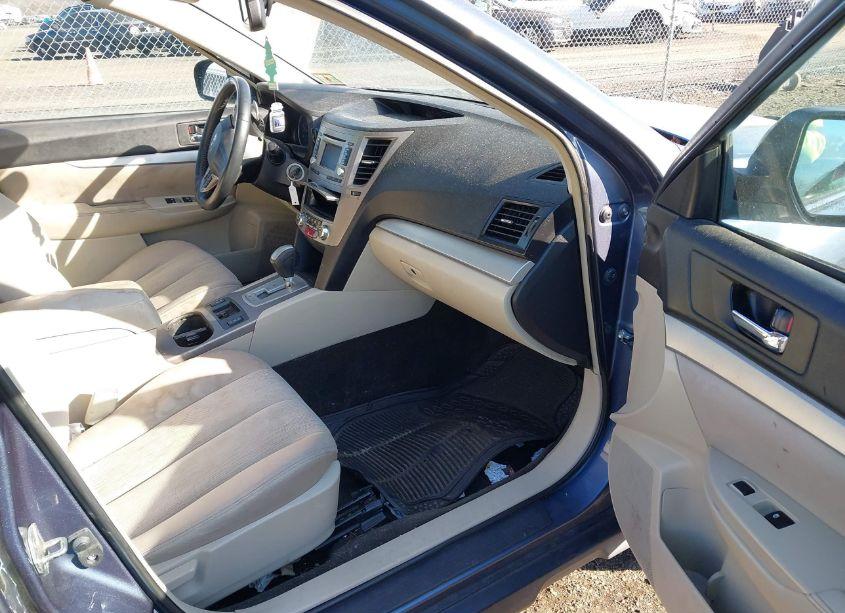 Photo 5 of 2014 Subaru Outback 2.5I PREMIUM (VIN 4S4BRBDC4E3241186)