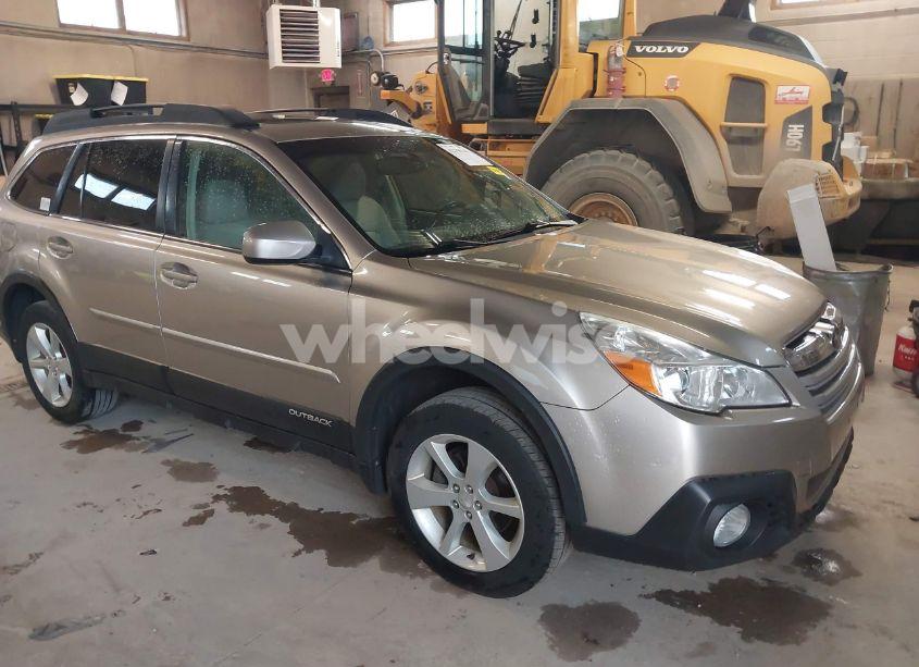 2014 Subaru Outback 2.5I PREMIUM (VIN 4S4BRBDC7E3315135) main photo