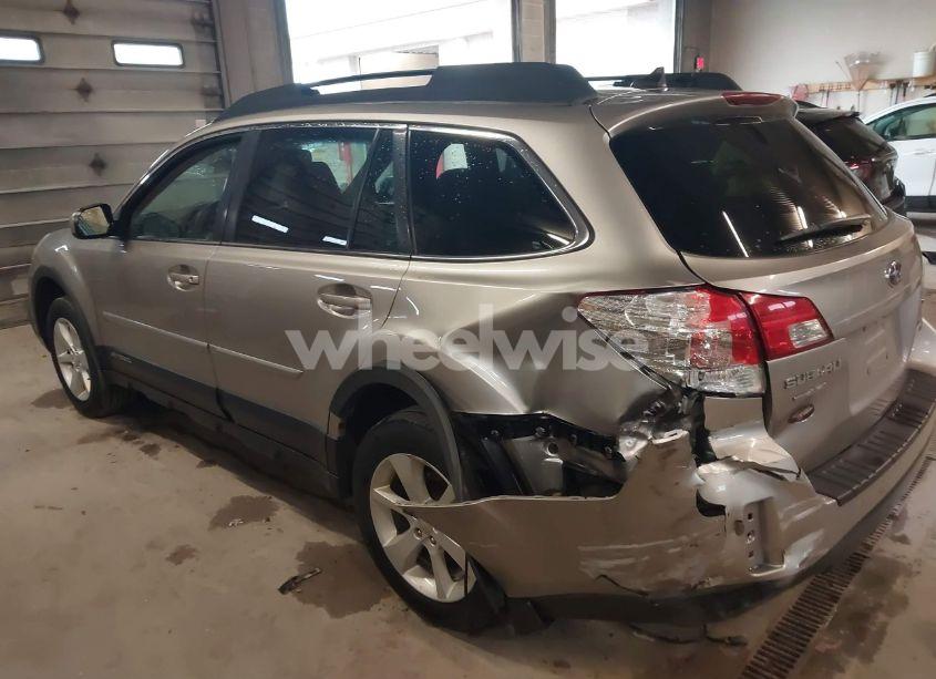 Photo 3 of 2014 Subaru Outback 2.5I PREMIUM (VIN 4S4BRBDC7E3315135)