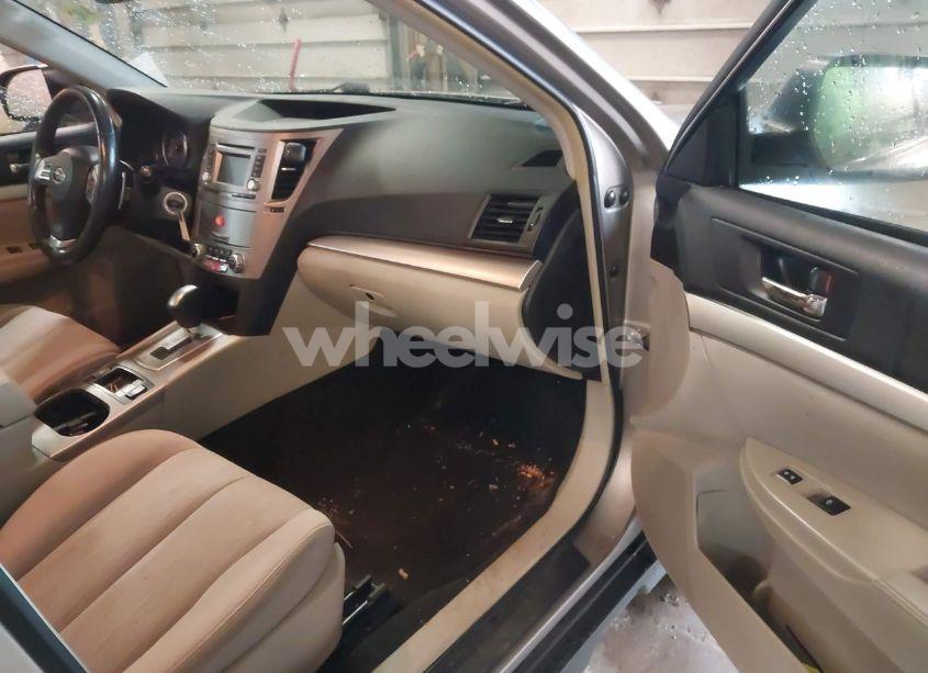 Photo 5 of 2014 Subaru Outback 2.5I PREMIUM (VIN 4S4BRBDC7E3315135)