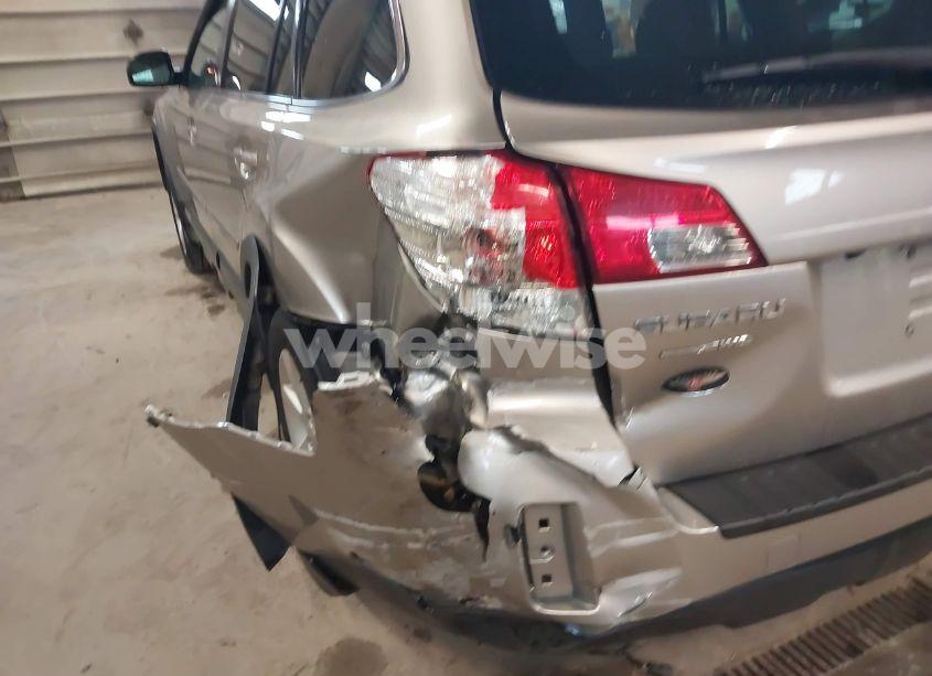 Photo 6 of 2014 Subaru Outback 2.5I PREMIUM (VIN 4S4BRBDC7E3315135)