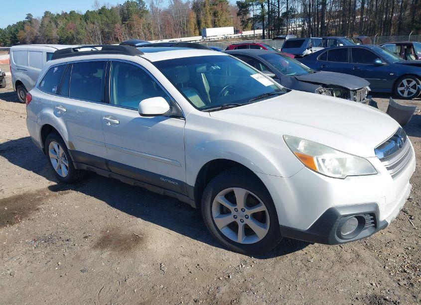 2014 Subaru Outback 2.5I PREMIUM (VIN 4S4BRBECXE3325530) main photo