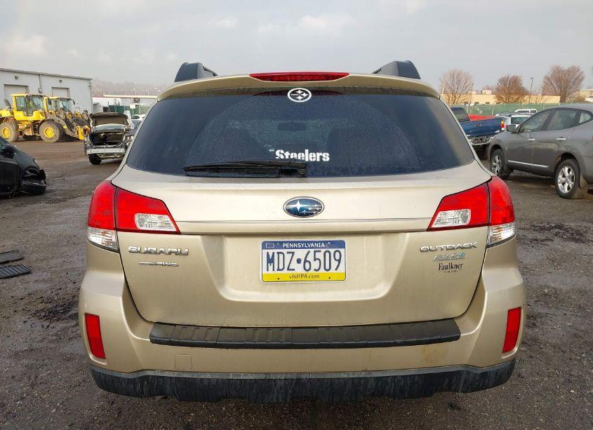 Photo 15 of 2010 Subaru Outback 2.5I PREMIUM (VIN 4S4BRBFC1A3319057)