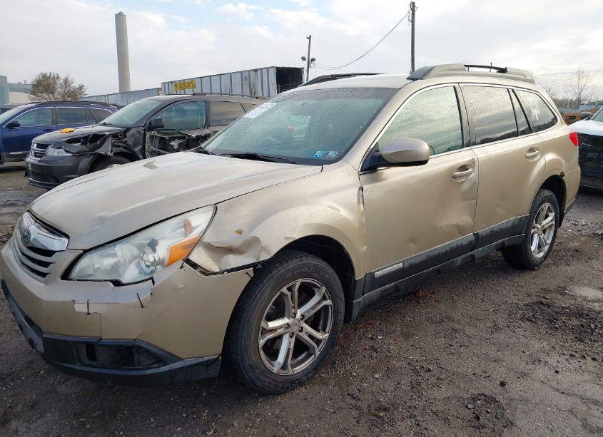 Photo 6 of 2010 Subaru Outback 2.5I PREMIUM (VIN 4S4BRBFC1A3319057)