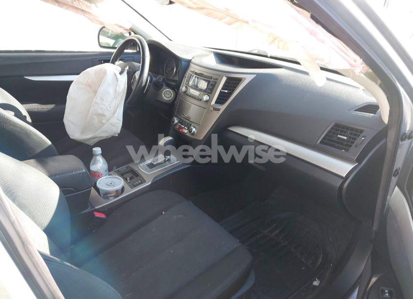 Photo 5 of 2013 Subaru Outback 2.5I PREMIUM (VIN 4S4BRBGC4D3308007)