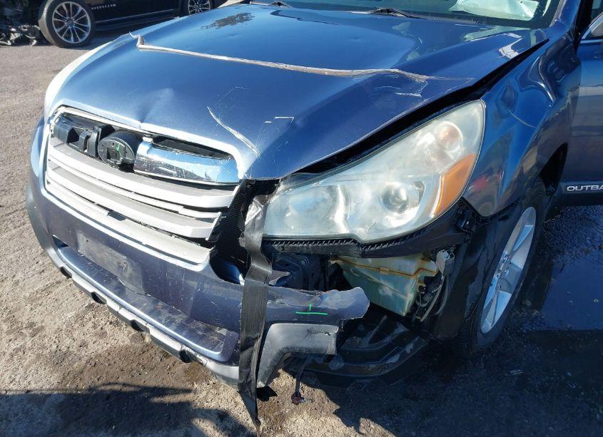 Photo 6 of 2013 Subaru Outback 2.5I PREMIUM (VIN 4S4BRBGC6D3268433)