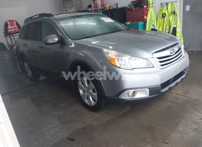 2010 Subaru Outback 2.5I PREMIUM (VIN 4S4BRBGC8A3325775) main photo