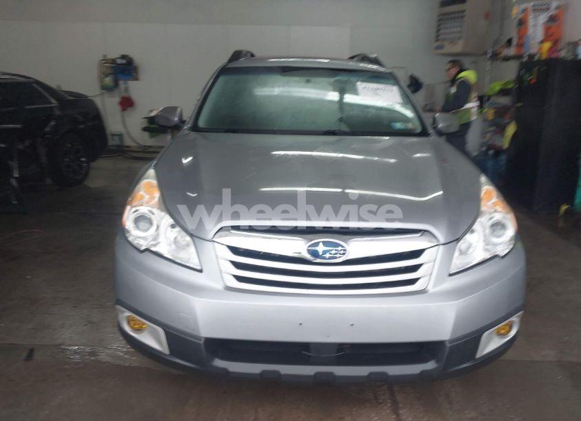 Photo 13 of 2010 Subaru Outback 2.5I PREMIUM (VIN 4S4BRBGC8A3325775)