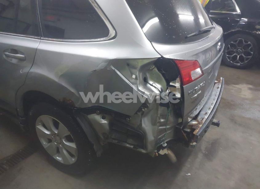 Photo 6 of 2010 Subaru Outback 2.5I PREMIUM (VIN 4S4BRBGC8A3325775)