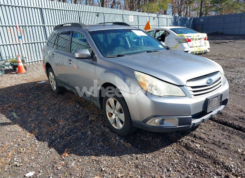 2010 Subaru Outback 2.5I PREMIUM (VIN 4S4BRBGC9A3381515) main photo
