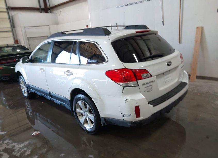 Photo 3 of 2013 Subaru Outback 2.5I PREMIUM (VIN 4S4BRBGCXD3282626)