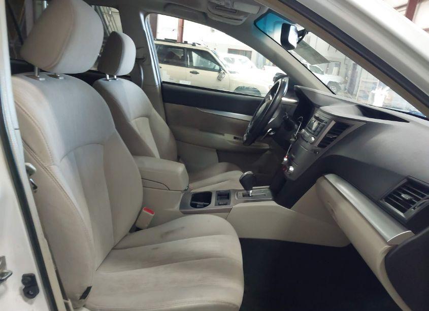 Photo 5 of 2013 Subaru Outback 2.5I PREMIUM (VIN 4S4BRBGCXD3282626)