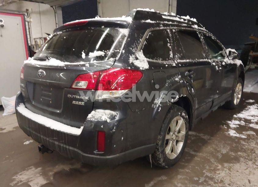 Photo 4 of 2013 Subaru Outback 2.5I LIMITED (VIN 4S4BRBJC8D3201633)