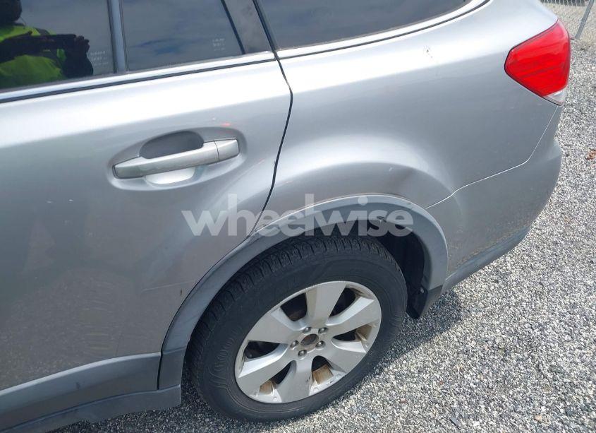 Photo 6 of 2010 Subaru Outback 2.5I LIMITED (VIN 4S4BRBKC0A3318326)