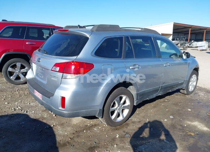 Photo 4 of 2013 Subaru Outback 2.5I LIMITED (VIN 4S4BRBKC1D3229174)