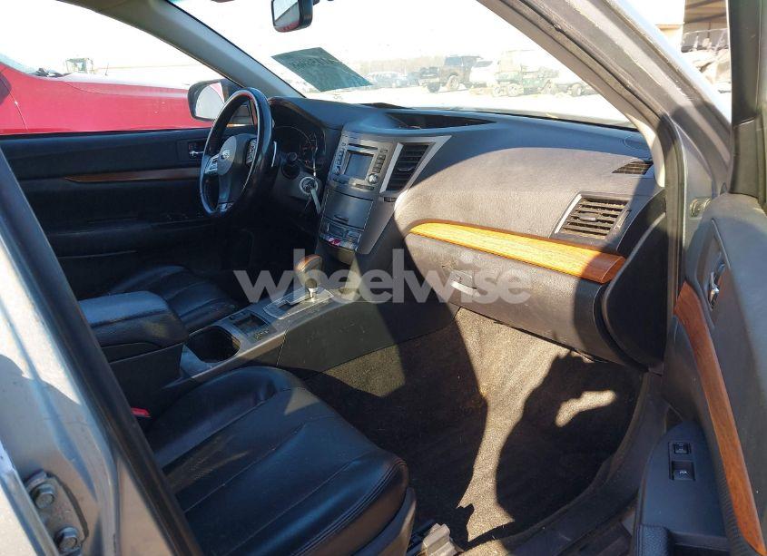 Photo 5 of 2013 Subaru Outback 2.5I LIMITED (VIN 4S4BRBKC1D3229174)