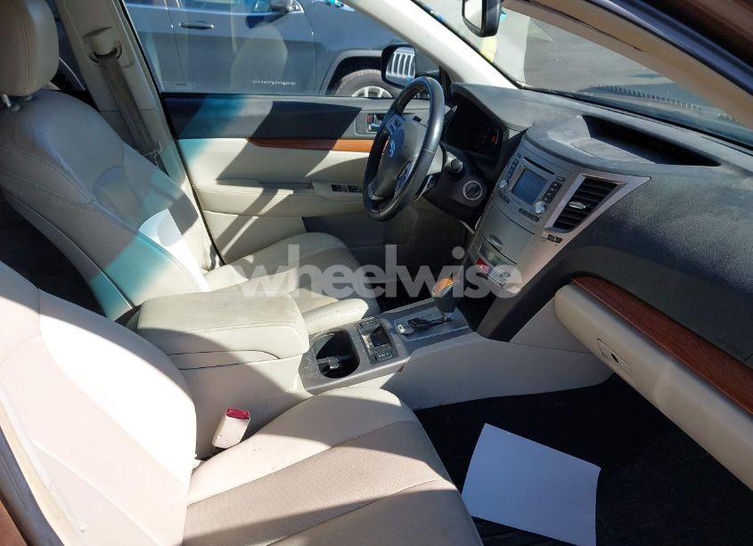 Photo 5 of 2013 Subaru Outback 2.5I LIMITED (VIN 4S4BRBKC1D3243043)