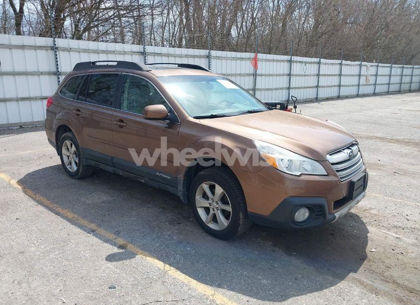 2013 Subaru Outback 2.5I LIMITED (VIN 4S4BRBKC1D3245102) main photo