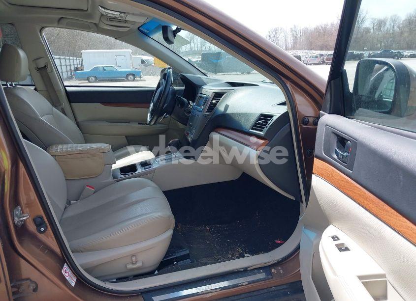 Photo 5 of 2013 Subaru Outback 2.5I LIMITED (VIN 4S4BRBKC1D3245102)