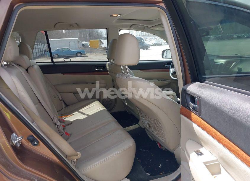 Photo 8 of 2013 Subaru Outback 2.5I LIMITED (VIN 4S4BRBKC1D3245102)