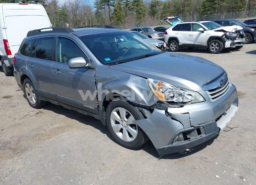2011 Subaru Outback 2.5I LIMITED (VIN 4S4BRBKC2B3313873) main photo