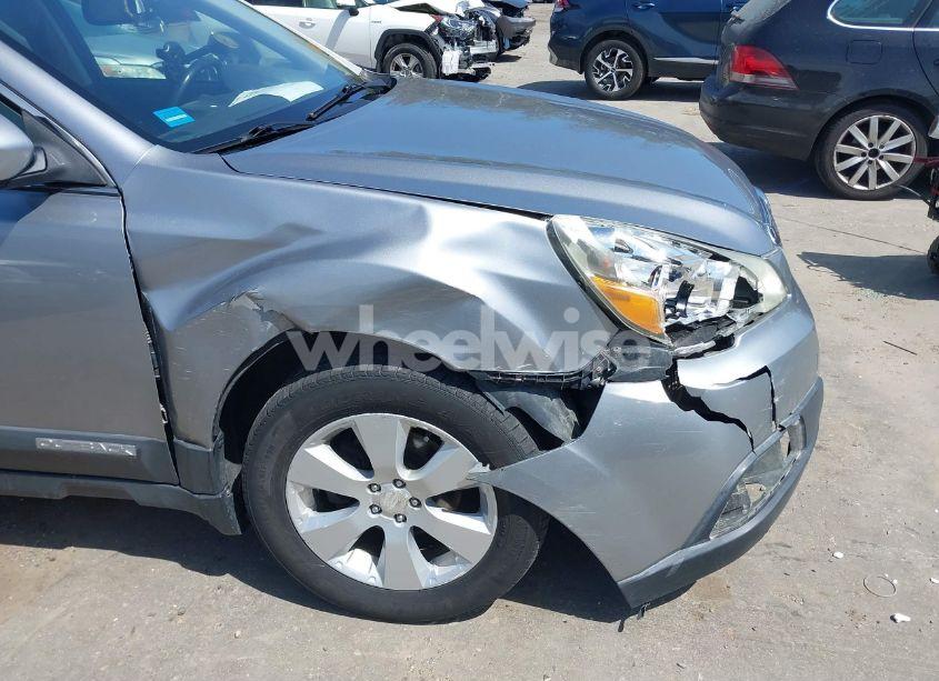 Photo 14 of 2011 Subaru Outback 2.5I LIMITED (VIN 4S4BRBKC2B3313873)