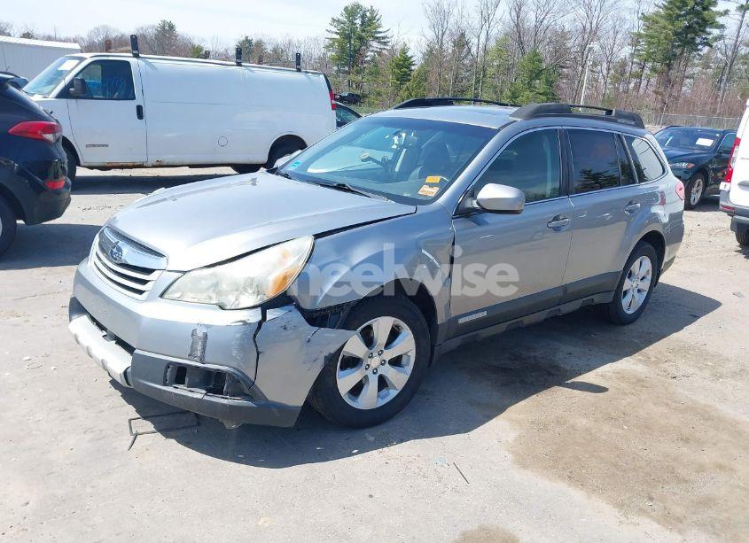 Photo 2 of 2011 Subaru Outback 2.5I LIMITED (VIN 4S4BRBKC2B3313873)