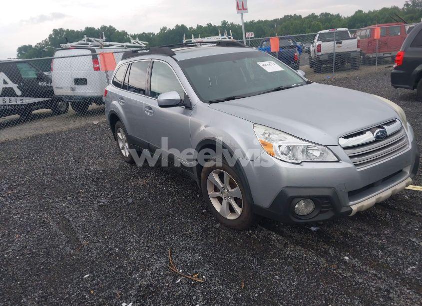 2013 Subaru Outback 2.5I LIMITED (VIN 4S4BRBKC2D3293708) main photo