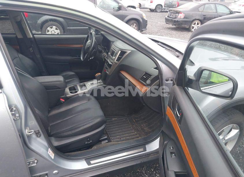 Photo 5 of 2013 Subaru Outback 2.5I LIMITED (VIN 4S4BRBKC2D3293708)