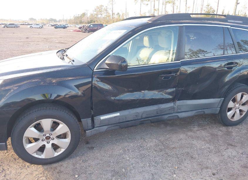 Photo 6 of 2010 Subaru Outback 2.5I LIMITED (VIN 4S4BRBKC3A3313914)