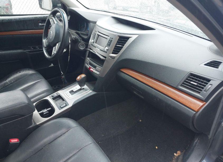 Photo 5 of 2013 Subaru Outback 2.5I LIMITED (VIN 4S4BRBKC3D3284614)