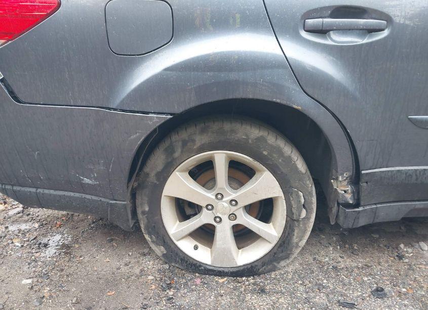 Photo 6 of 2013 Subaru Outback 2.5I LIMITED (VIN 4S4BRBKC3D3284614)