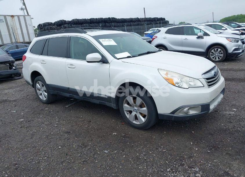 2011 Subaru Outback 2.5I LIMITED (VIN 4S4BRBKC4B3444027) main photo