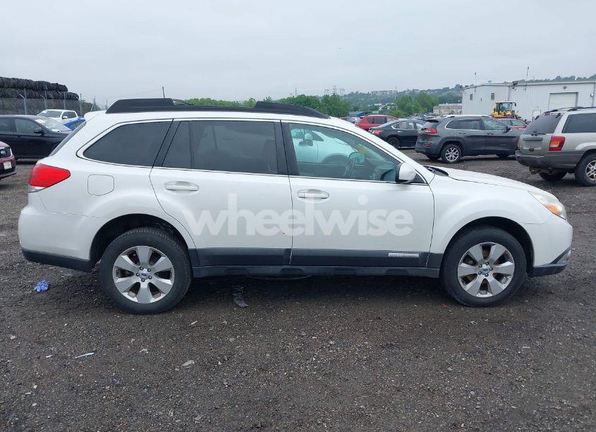Photo 13 of 2011 Subaru Outback 2.5I LIMITED (VIN 4S4BRBKC4B3444027)