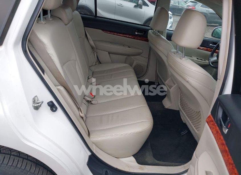 Photo 8 of 2011 Subaru Outback 2.5I LIMITED (VIN 4S4BRBKC4B3444027)