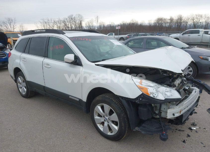 2012 Subaru Outback 2.5I LIMITED (VIN 4S4BRBKC4C3256075) main photo