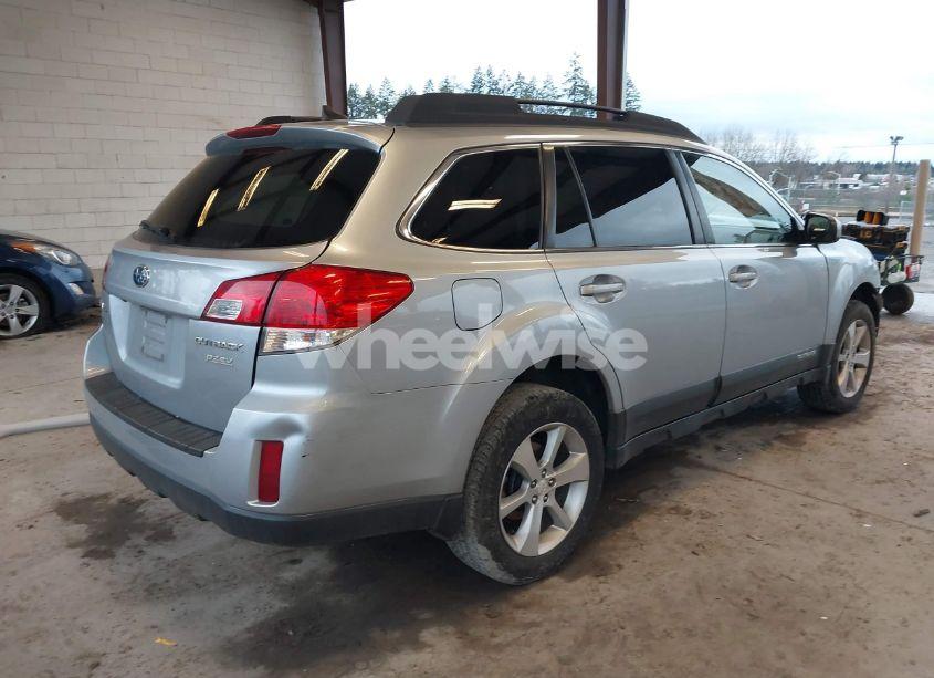 Photo 4 of 2013 Subaru Outback 2.5I LIMITED (VIN 4S4BRBKC4D3321699)