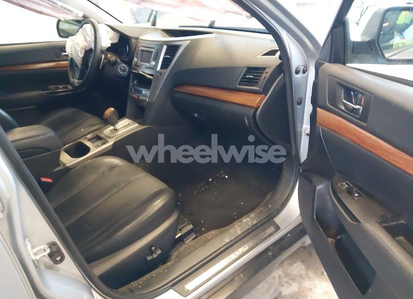 Photo 5 of 2013 Subaru Outback 2.5I LIMITED (VIN 4S4BRBKC4D3321699)